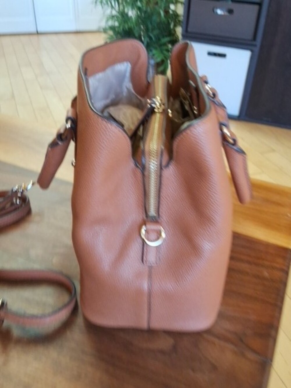 kate spade tan leather satchel with detachable strap - Picture 4 of 9